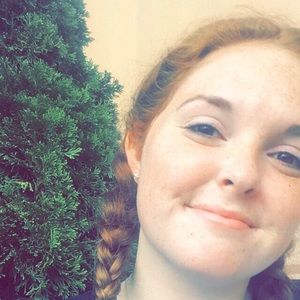 Meet your Posher, Hayley